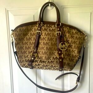Michael Kors Bedford Satchel. Like new condition.